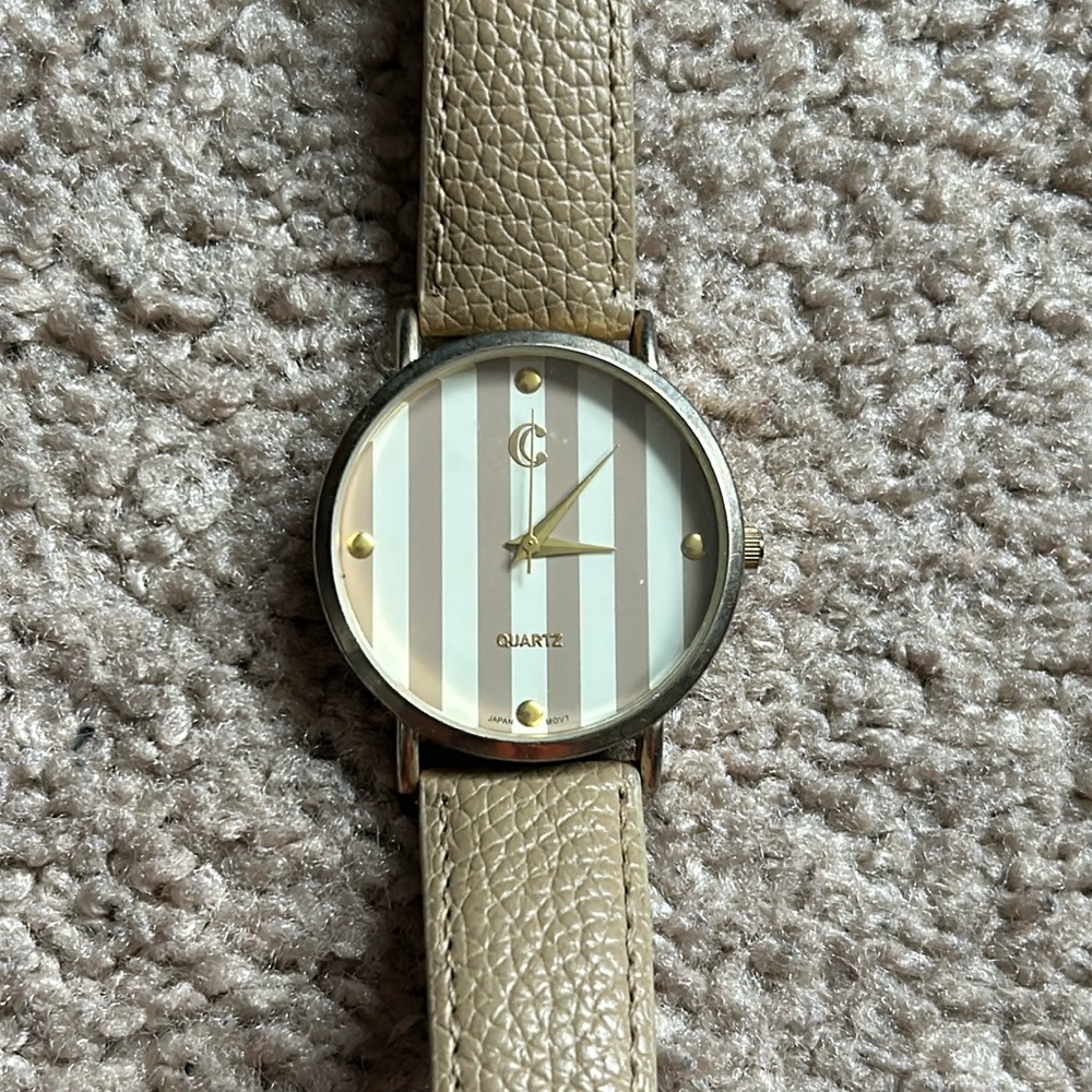 C brand‎ women’s vintage tan/gold tone adjustable bracelet watch one size